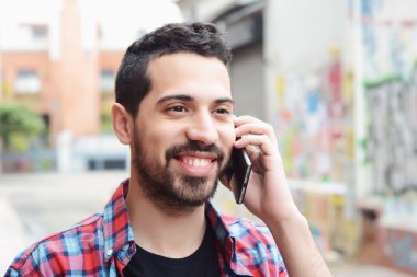 Evet genç latin adam.