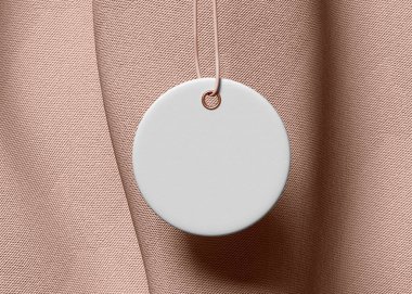 3D Illustration. İple bağlanmış boş etiket.