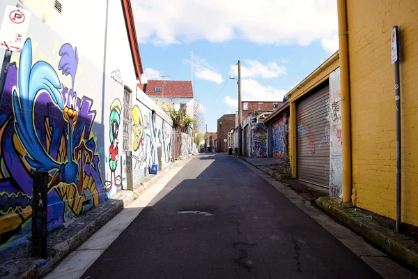 СИДНЕЙ, АВСТРАЛИЯ - AUG 2015: Newtown wall art in the streets of — стоковое фото