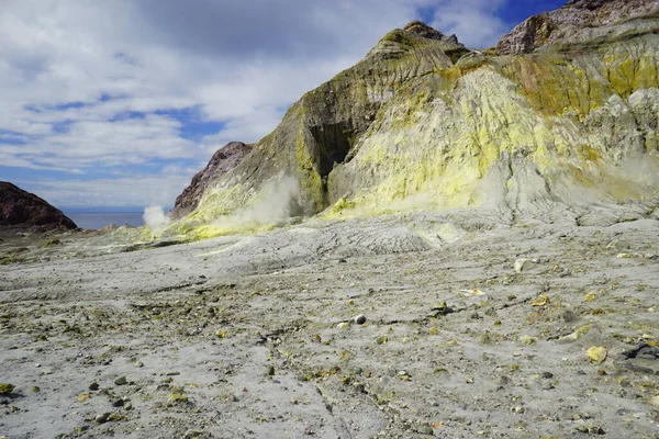 白岛是新西兰海洋中活火山 — 图库照片