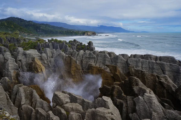 Punakaiki Pannkaka Sten Och Blåshål Västkusten Nya Zeeland Paparoa Nationalpark — Stockfoto