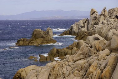 Capo Tesla, İtalya 'nın Sardunya kıyılarındaki granit kayalıklarıdır.