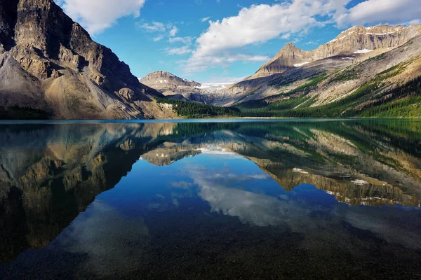 Reflexión Lago Bow Oeste Canadá —  Fotos de Stock