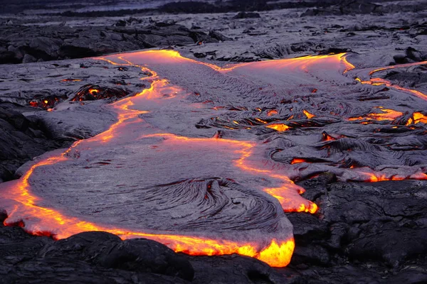 Lava Che Scorre Sulla Grande Isola Alle Hawaii — Foto Stock