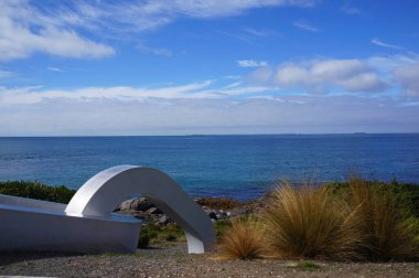 Yeni Zelanda 'nın güneyindeki Bluff kasabasında dev bir çelik çapa zinciri.