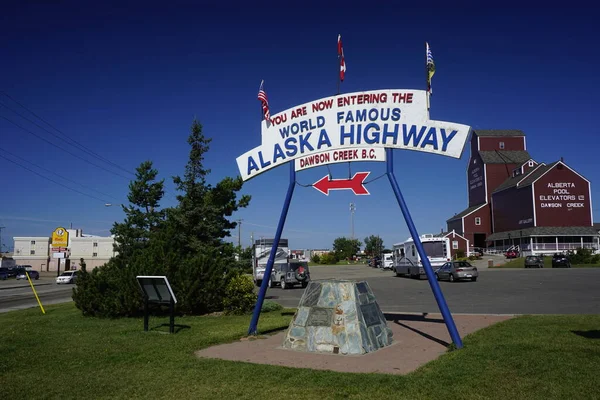 Kanada Dawson Creek Alaska Otoyolu Tabelası — Stok fotoğraf