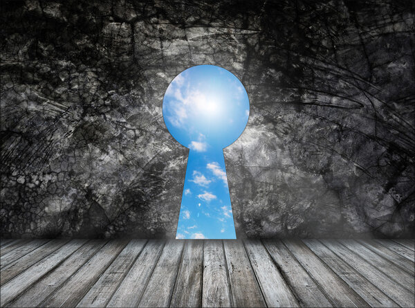 Ключ в стене с деревянным полом - дверь в другую дыру
