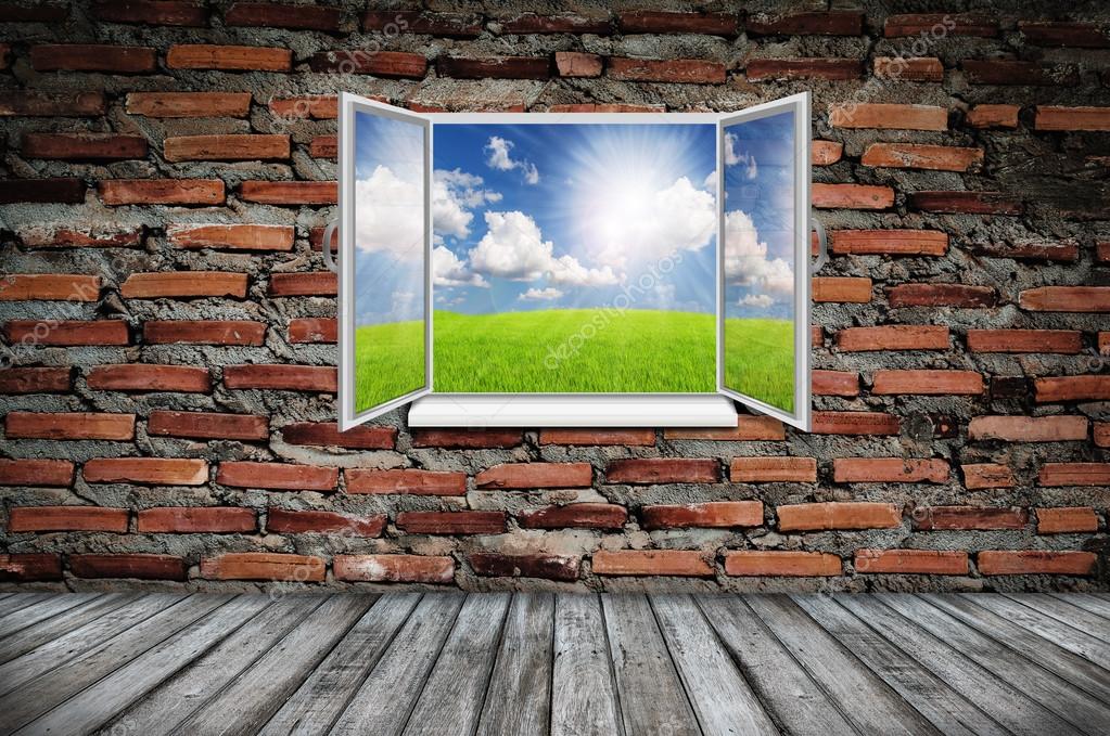 Offenes Fenster aus altem Raum mit Landschaft auf einem