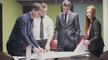 profesyonelleri ekip projenin iş karşılaşma içinde beyin fırtınası, anlatılır