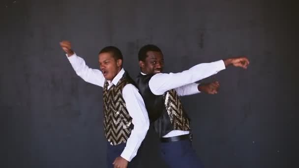 Afričtí Američané jsou zpěvu a tance, disco — Stock video