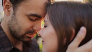 aşk kaç şehirde sarılma