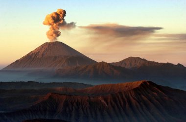 Mount bromo yanardağlar