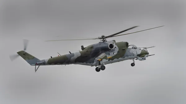 Mi-24 hátsó helikopter o — Stock Fotó
