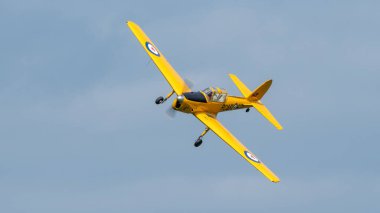 1949 model DHC Chipmunk T.22 671 RCAF Kanada Kraliyet Hava Kuvvetleri Ahırında.