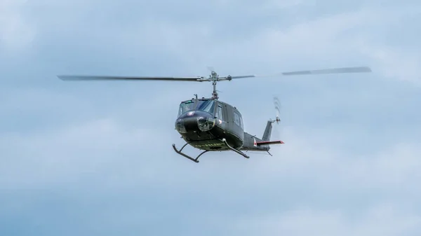 Ein Historischer Huey Hubschrauber Flug — Stockfoto