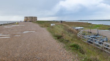 Aldeburgh, Suffolk, İngiltere 'deki tarihi Martello Kulesi manzarası