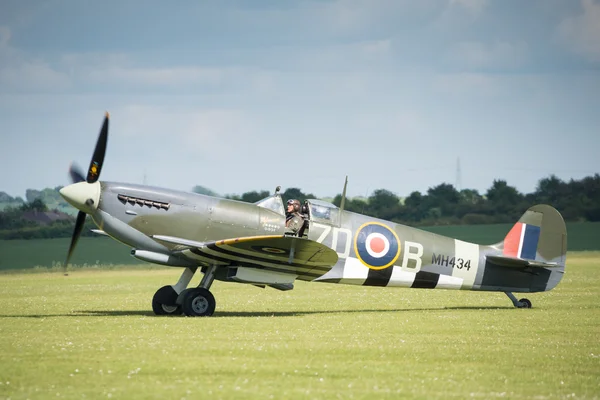 Винтажные истребители Spitfire — стоковое фото