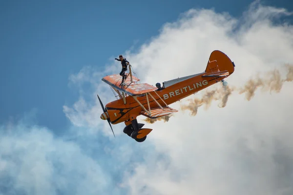 Tim tampilan Breitling Wing Walkers — Stok Foto