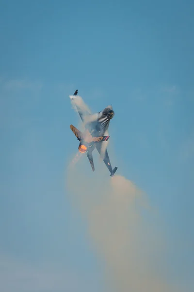 Török légierő F16 solo diplay repülőgép — Stock Fotó
