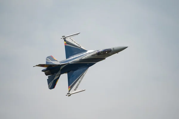 Belgiska flygvapnet display F16 fighter jet — Stockfoto
