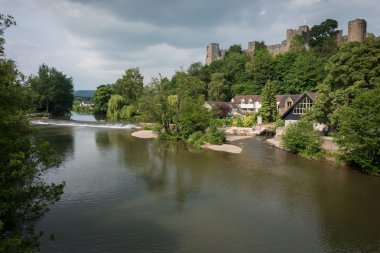 Ludlow Kalesi ve riverside