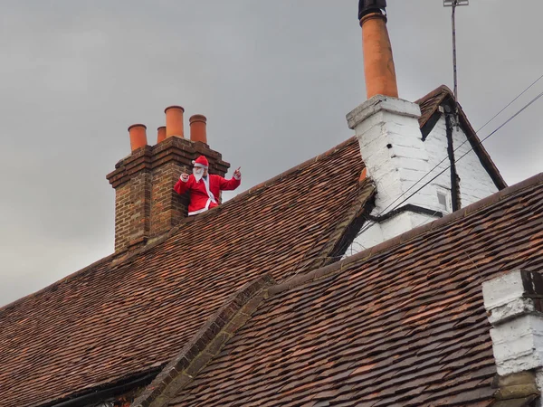 Vater Weihnachten auf dem Dach — Stockfoto