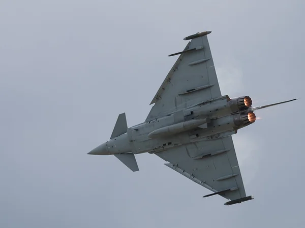 Military jet aircraft in flight — Stock Photo, Image