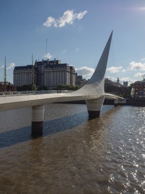 Puente de la mujer Köprüsü