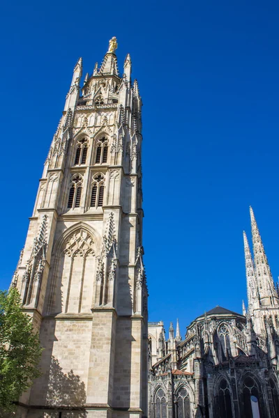 法国波尔多的圣安德鲁教堂的钟塔 — 图库照片