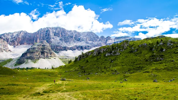 Green plateau of the Dolomites in Trentino — Stock Photo, Image