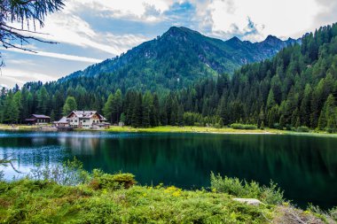 Göl Nambino Alpleri'nde, Trentino, İtalya