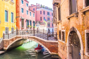 Venedik, İtalya kanalları arasındaki panoramik manzara