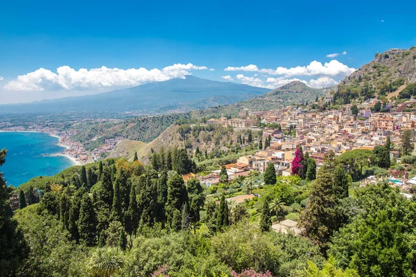 Paysage Urbain Taormine Avec Volcan Etna Arrière Plan Sicile Italie — Photo