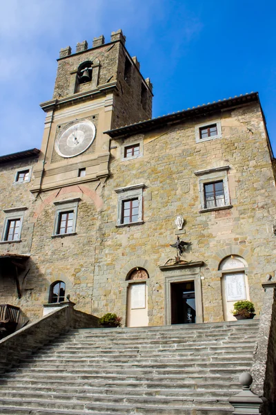 Il municipio nel centro di Cortona — Foto Stock