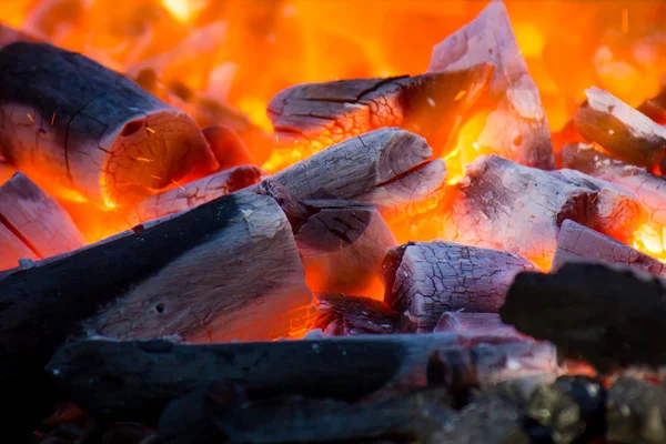 Brinnande trä — Stockfoto