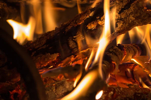 Detailní záběr na spalování dřeva — Stock fotografie