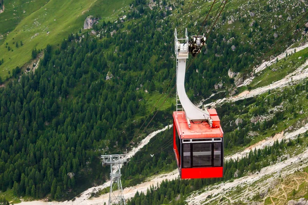 Red cableway — Stock Photo, Image