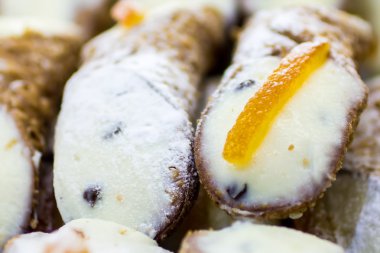 Cannoli, tipik Sicilya tatlılar