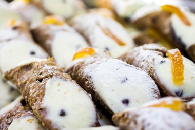 Cannoli, tipik Sicilya tatlılar
