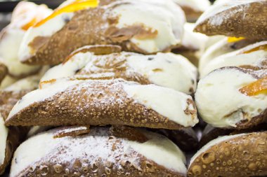 Cannoli, tipik Sicilya tatlılar