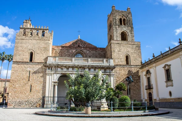 La Catedral de Monreale, cerca de Palermo, Italia — Foto de Stock