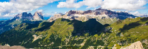 Panoramic view of the groups of Sella and Langkofel, massifs in — Stock Photo, Image