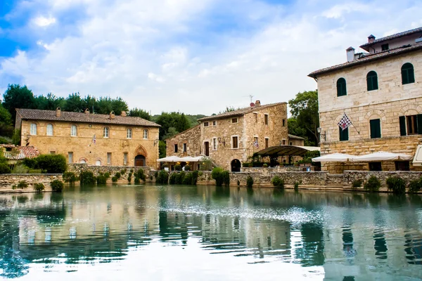 De "vierkante van bronnen" in Bagno Vignoni, Toscane, Italië — Stockfoto
