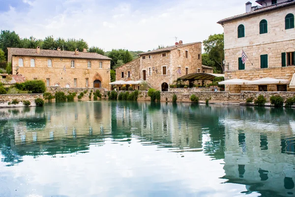 La "Plaza de las fuentes" en Bagno Vignoni, Toscana, Italia — Foto de Stock