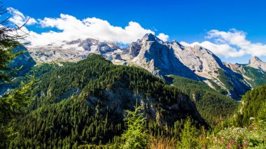 Görünüm Marmolada, İtalya masifinin
