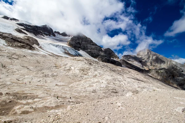 Dolomites Marmolada tepe buzulda. — Stok fotoğraf