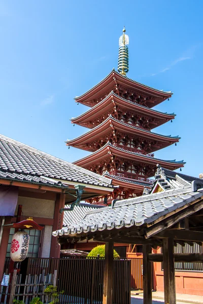 Pagoda chrámu Senso-Ji v Tokiu, Japonsko — Stock fotografie