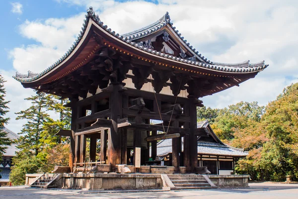 Zvonice v Tódai ji temple v Nara, Japonsko, — Stock fotografie