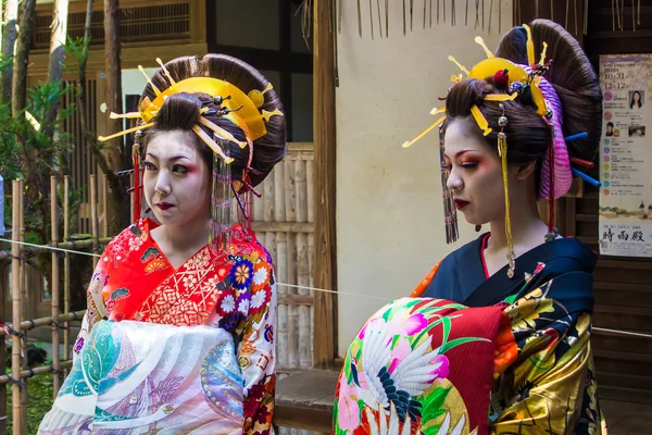 KYOTO, JAPÃO - OUTUBRO 12, 2015: Maiko, Gueixa de Aprendizes, em — Fotografia de Stock