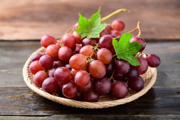 Fresh Red Grapes Fruit Basket Wooden Background — Stock Photo, Image